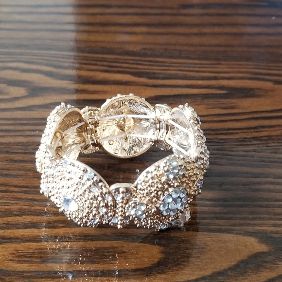 Stretchy Jeweled Bracelet - Picture 2 of 4